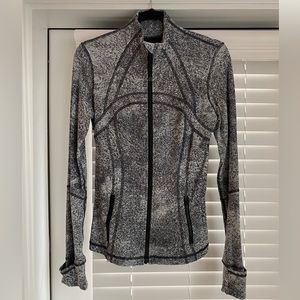 LULULEMON JACKET LIKE NEW